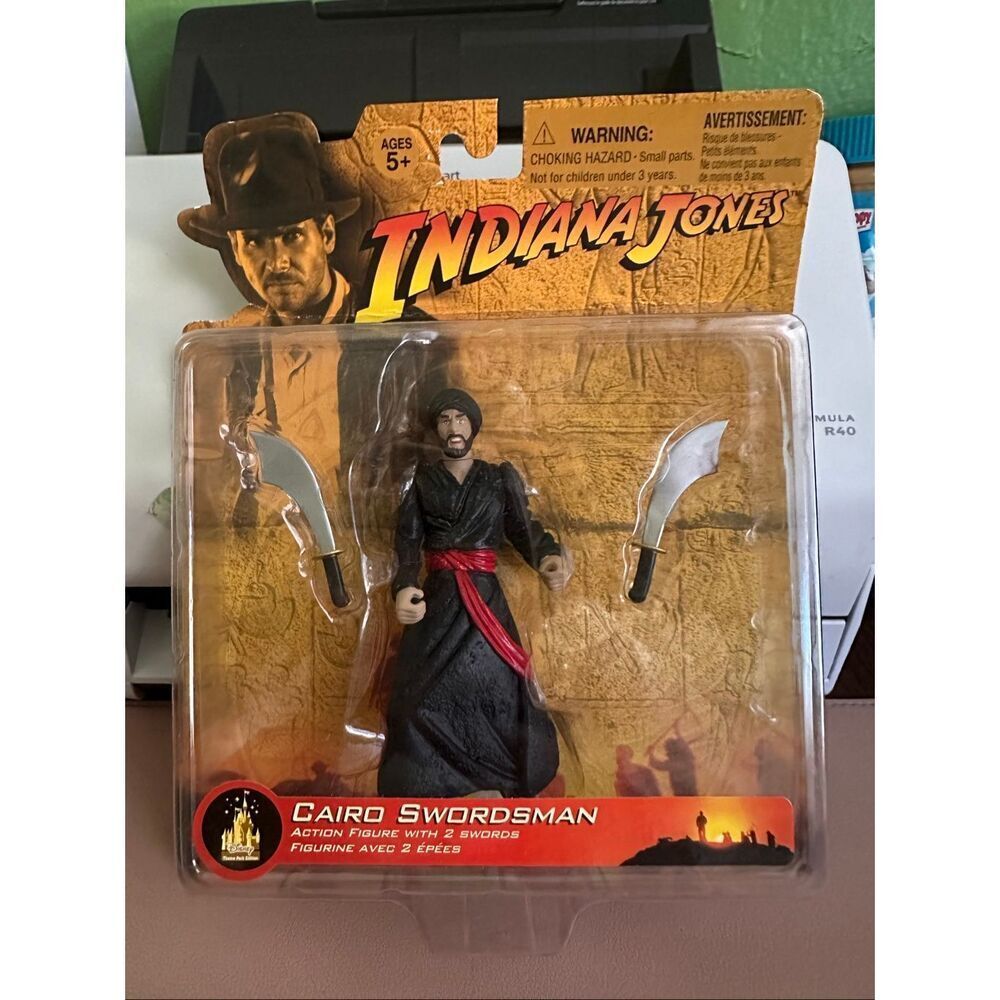 Vintage Indiana Jones action figure. Cairo swordsman.